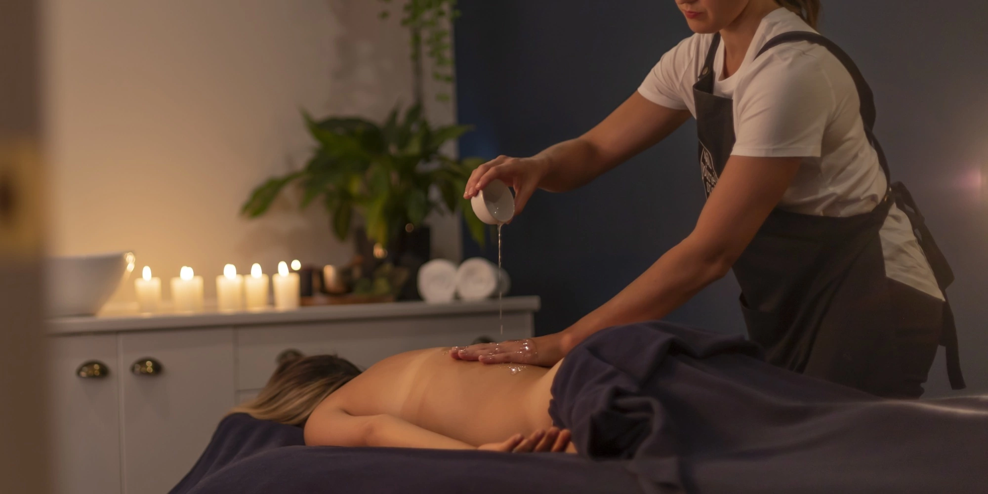 Oil massage in Doha 